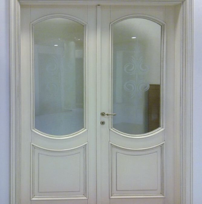 Δίφυλλη πόρτα σε ξυλεία αφρικάνικη καρυδιά