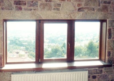 Τρίφυλλο παράθυρο σε σύνθεση σταθερό